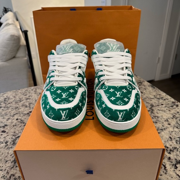 LOUIS VUITTON TRAINERS DESIGNED BY
(Virgil Abloh) - Picture 4 of 10